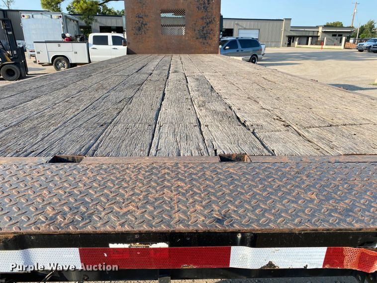 image for item DK6352 2006 Freightliner Business Class M2  flatbed truck