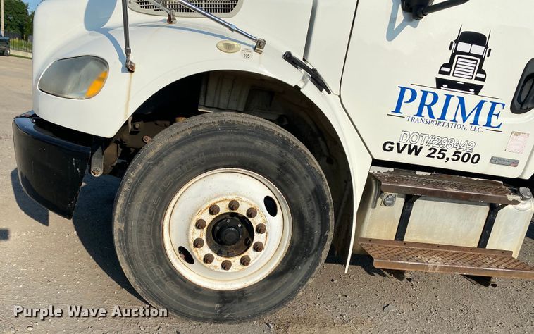 image for item DK6352 2006 Freightliner Business Class M2  flatbed truck