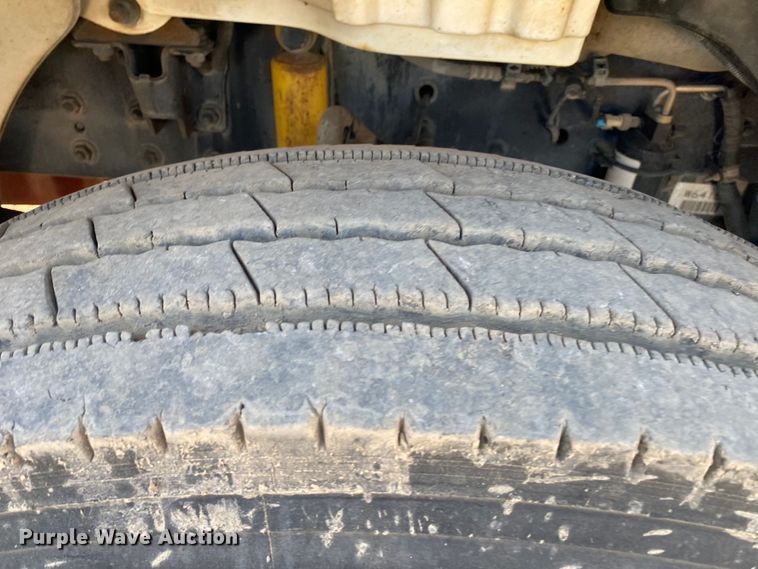 image for item DK6352 2006 Freightliner Business Class M2  flatbed truck