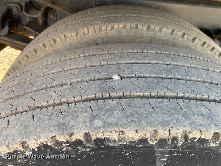 image for item DK6352 2006 Freightliner Business Class M2  flatbed truck