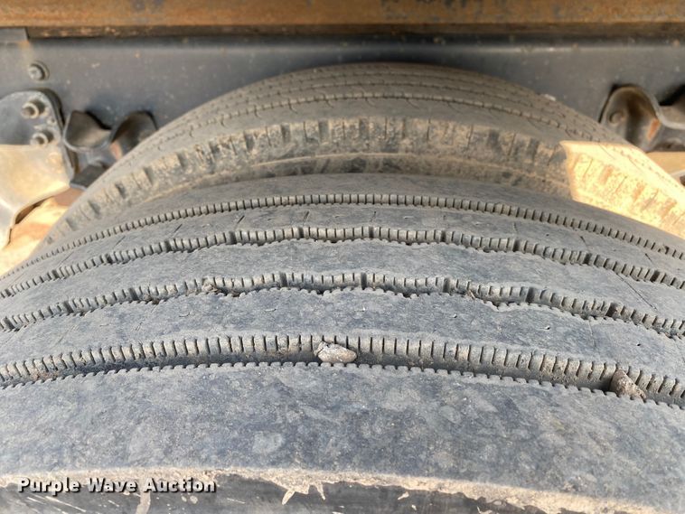 image for item DK6352 2006 Freightliner Business Class M2  flatbed truck