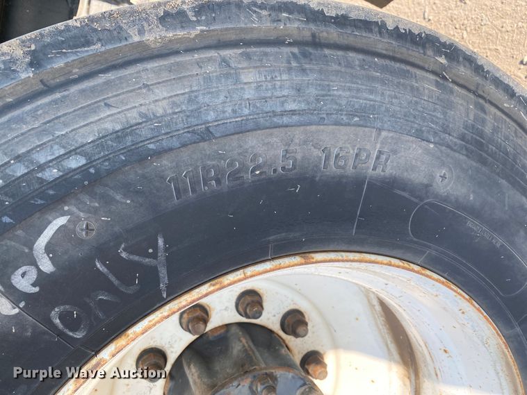 image for item DK6352 2006 Freightliner Business Class M2  flatbed truck