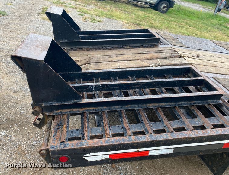 image for item DK6364 2011 Interstate Trailers G20DT  equipment trailer