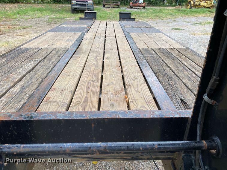 image for item DK6364 2011 Interstate Trailers G20DT  equipment trailer