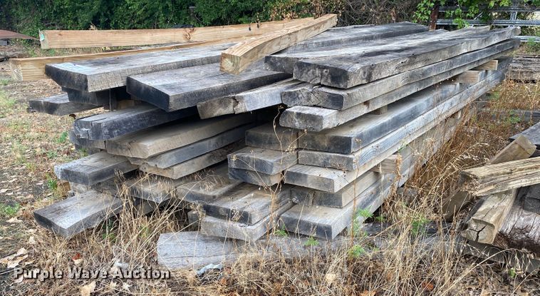 image for item DK6366 Approximately 50 pieces of oak lumber