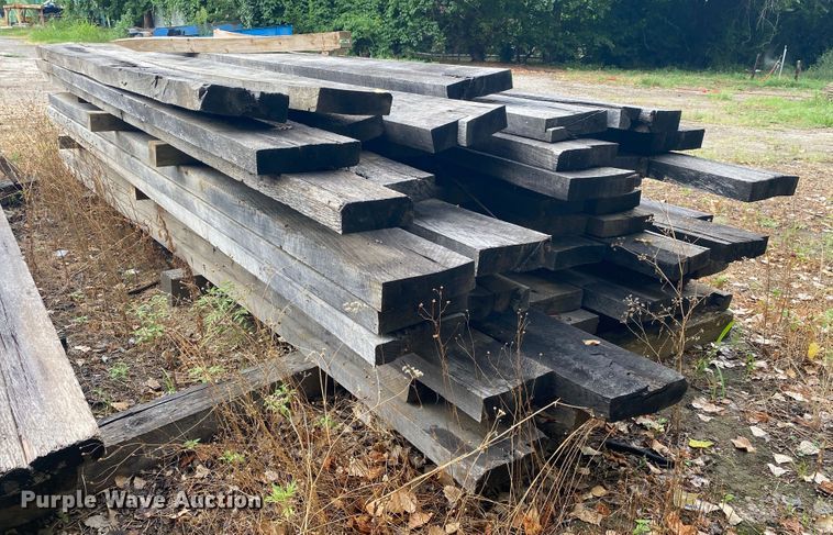 image for item DK6366 Approximately 50 pieces of oak lumber