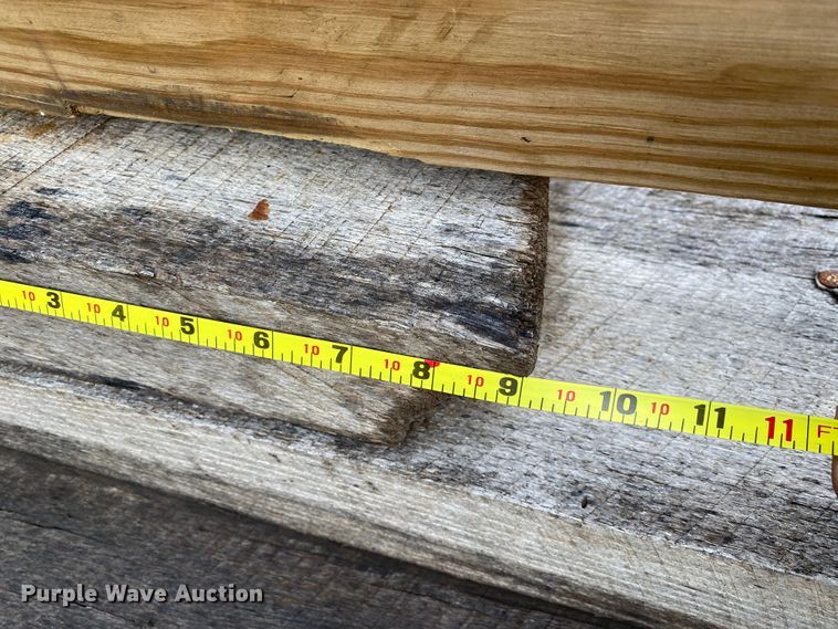 image for item DK6366 Approximately 50 pieces of oak lumber