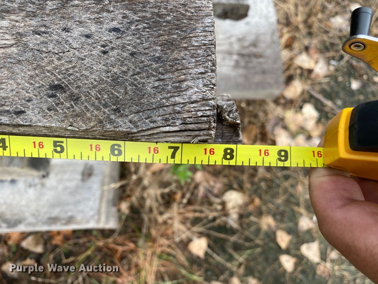 image for item DK6366 Approximately 50 pieces of oak lumber