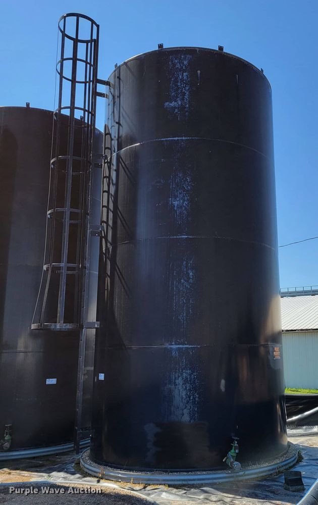 image for item DM2402 Bulk oil tank