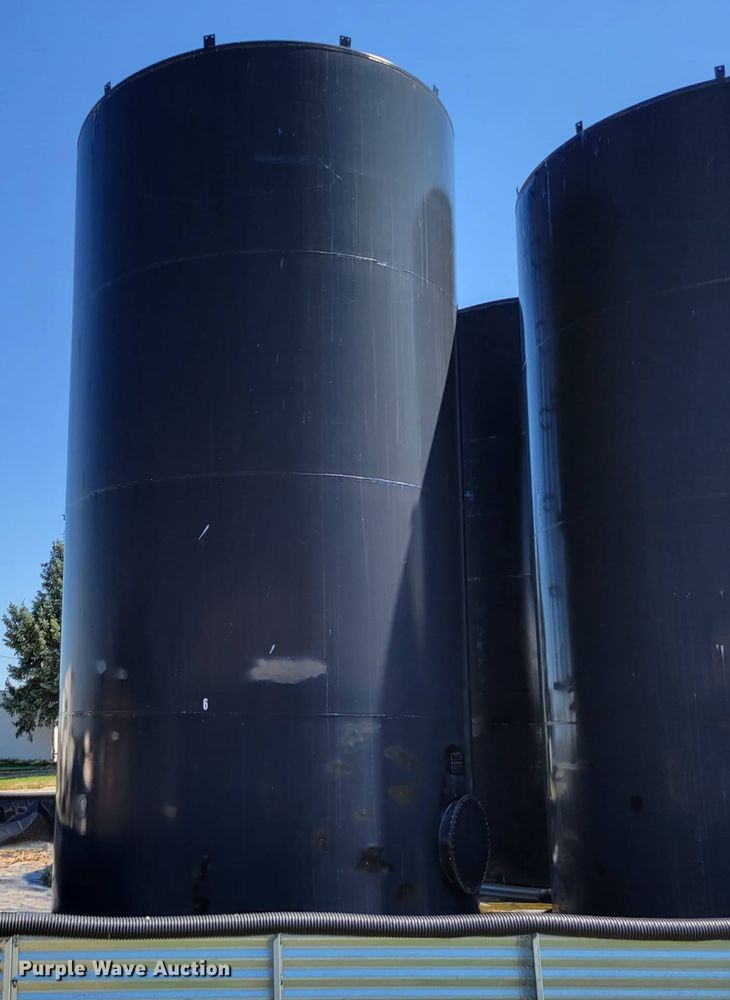 image for item DM2402 Bulk oil tank