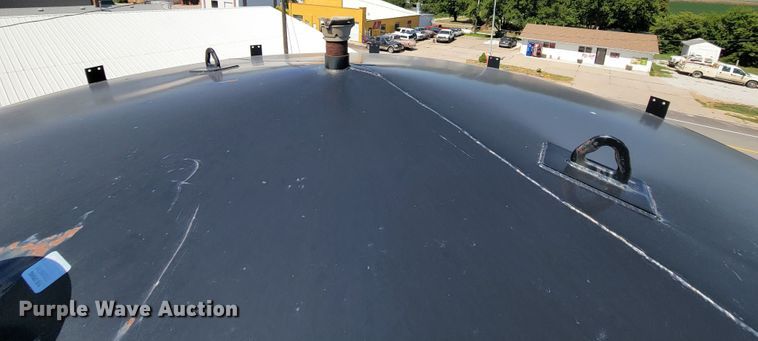 image for item DM2402 Bulk oil tank