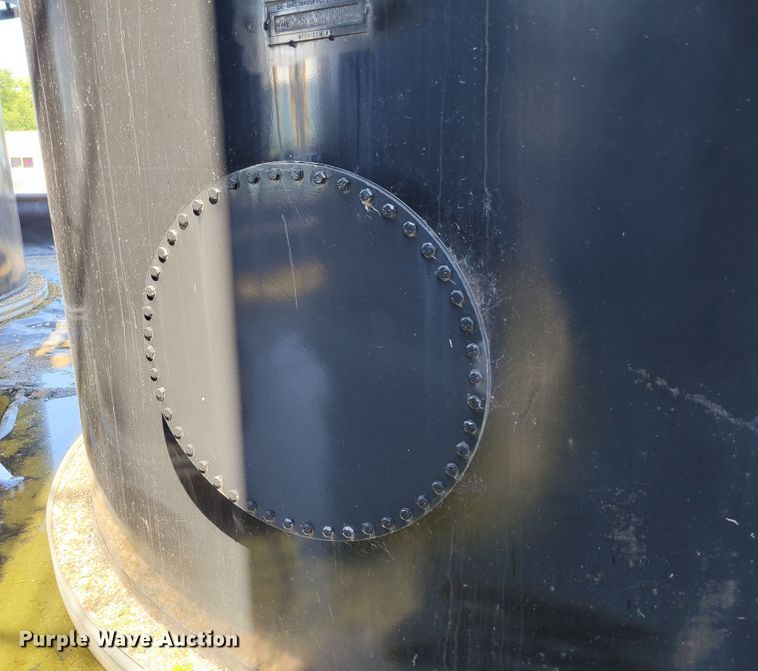 image for item DM2406 We-Mac Manufacturing Co.  bulk oil tank