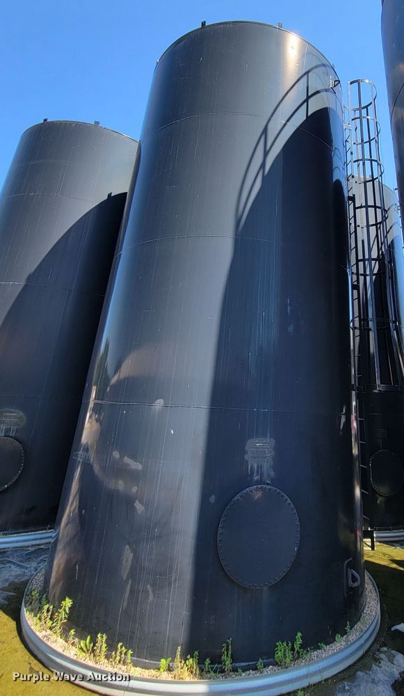 image for item DM2407 We-Mac Manufacturing Co.  bulk oil tank