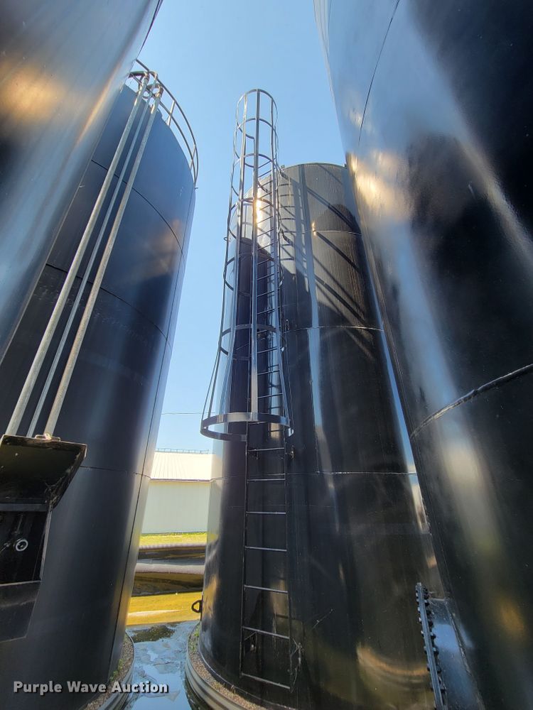 image for item DM2407 We-Mac Manufacturing Co.  bulk oil tank