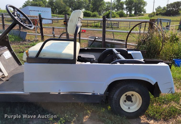 image for item DM2444 2000 Yamaha G11A  golf cart