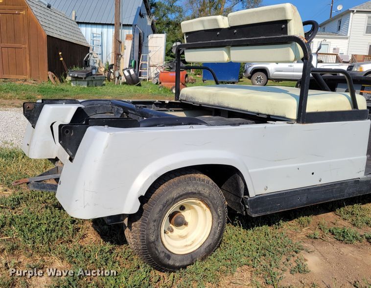 image for item DM2444 2000 Yamaha G11A  golf cart