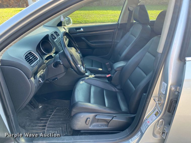 image for item DM4214 2011 Volkswagen Jetta SportWagen TDI