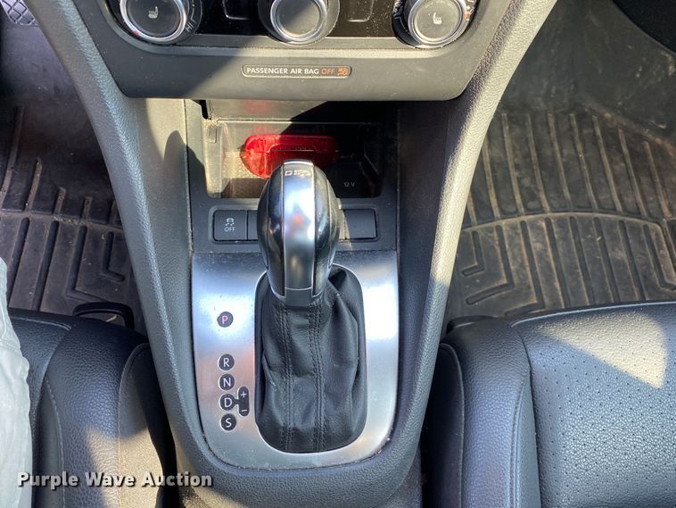 image for item DM4214 2011 Volkswagen Jetta SportWagen TDI