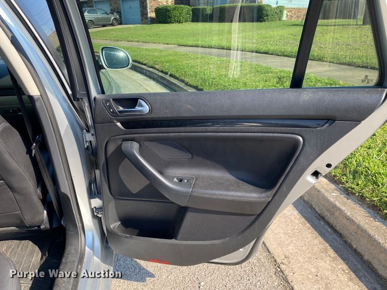 image for item DM4214 2011 Volkswagen Jetta SportWagen TDI