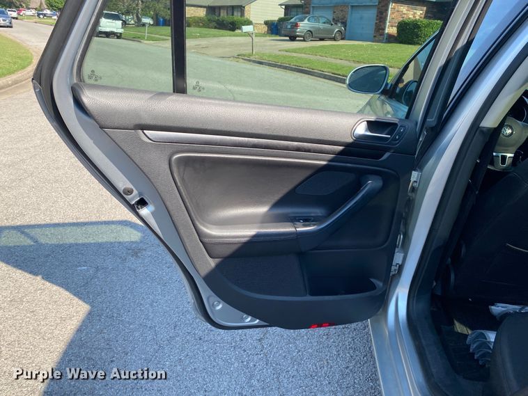 image for item DM4214 2011 Volkswagen Jetta SportWagen TDI