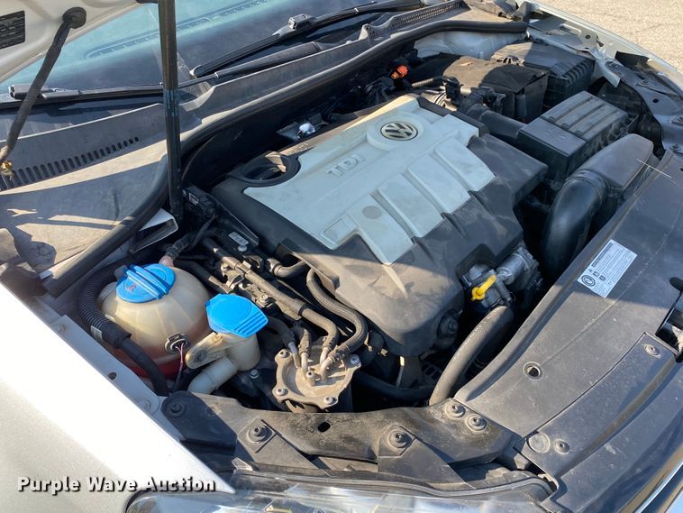 image for item DM4214 2011 Volkswagen Jetta SportWagen TDI