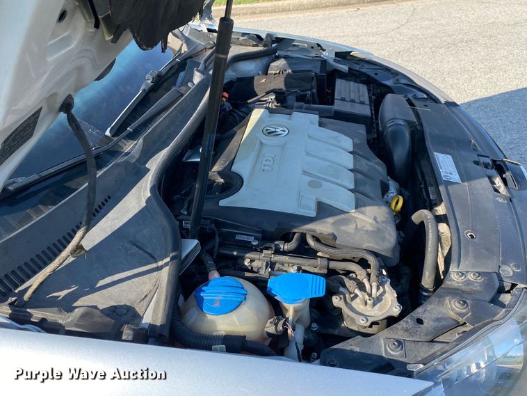 image for item DM4214 2011 Volkswagen Jetta SportWagen TDI