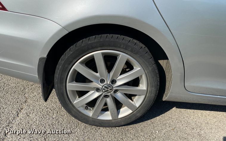 image for item DM4214 2011 Volkswagen Jetta SportWagen TDI