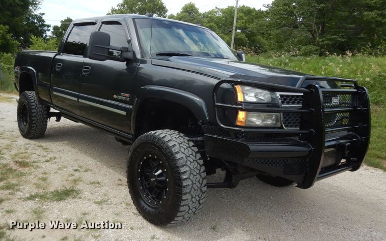 image for item DN1667 2005 Chevrolet Silverado 2500HD  Crew Cab pickup truck