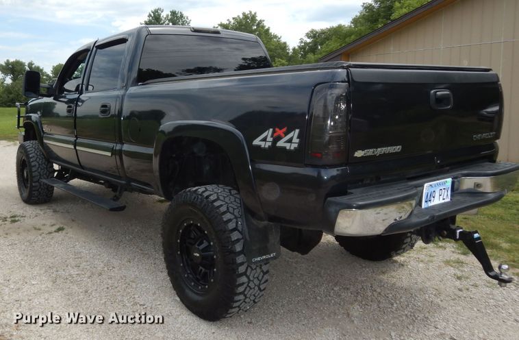 image for item DN1667 2005 Chevrolet Silverado 2500HD  Crew Cab pickup truck
