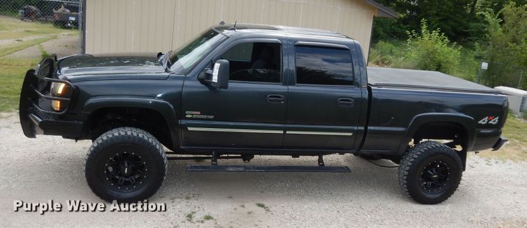 image for item DN1667 2005 Chevrolet Silverado 2500HD  Crew Cab pickup truck