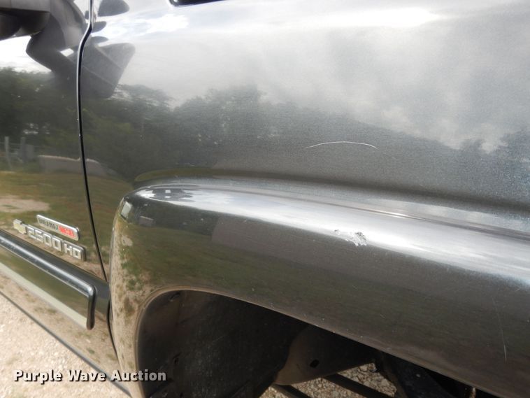 image for item DN1667 2005 Chevrolet Silverado 2500HD  Crew Cab pickup truck