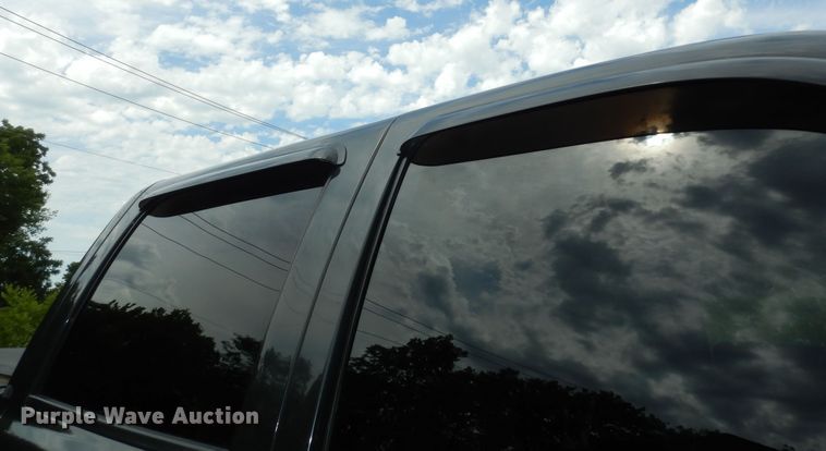 image for item DN1667 2005 Chevrolet Silverado 2500HD  Crew Cab pickup truck