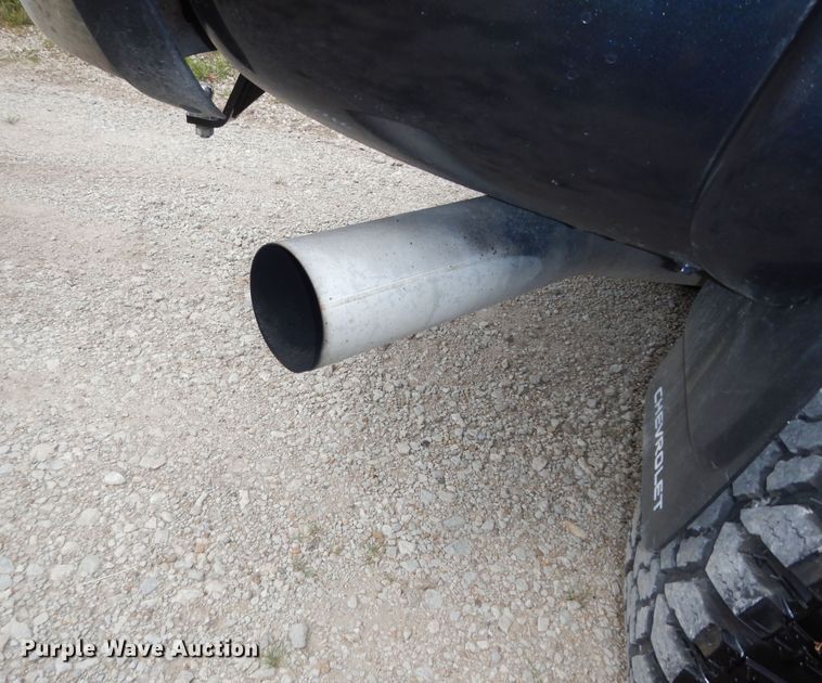 image for item DN1667 2005 Chevrolet Silverado 2500HD  Crew Cab pickup truck