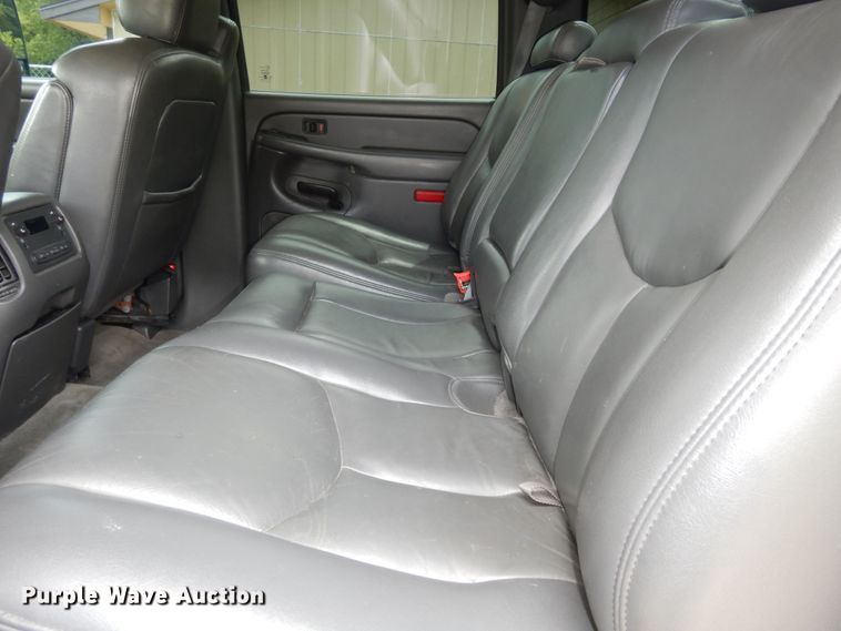 image for item DN1667 2005 Chevrolet Silverado 2500HD  Crew Cab pickup truck