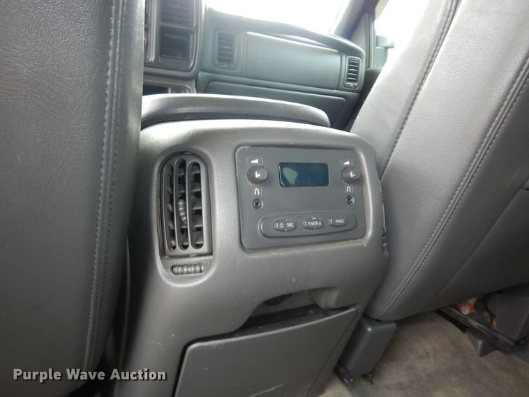 image for item DN1667 2005 Chevrolet Silverado 2500HD  Crew Cab pickup truck