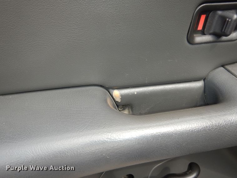 image for item DN1667 2005 Chevrolet Silverado 2500HD  Crew Cab pickup truck