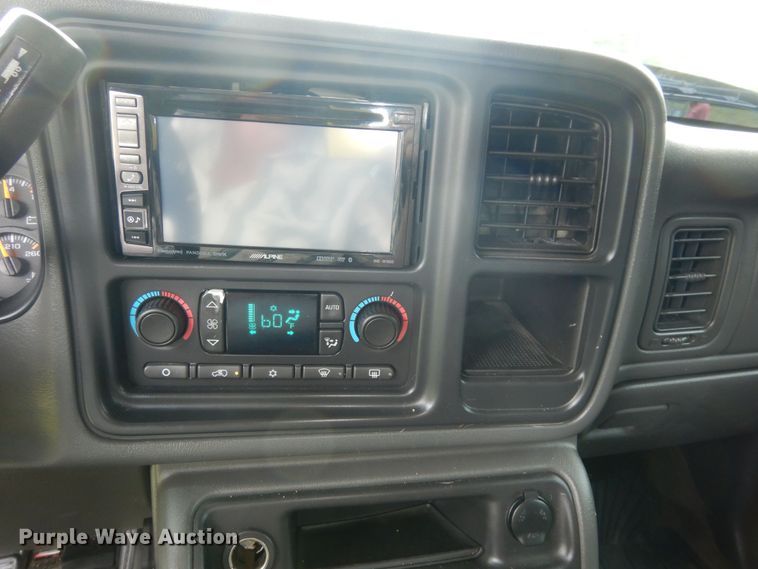 image for item DN1667 2005 Chevrolet Silverado 2500HD  Crew Cab pickup truck