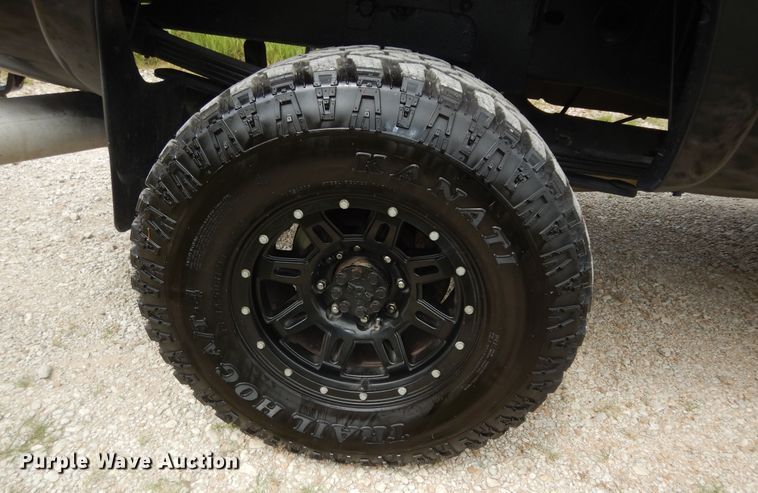 image for item DN1667 2005 Chevrolet Silverado 2500HD  Crew Cab pickup truck