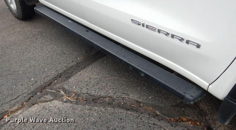 image for item DN1674 2019 GMC Sierra 1500  Crew Cab pickup truck