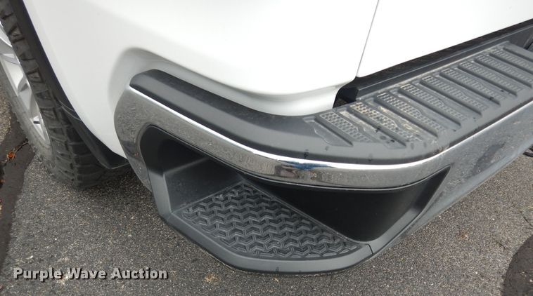 image for item DN1674 2019 GMC Sierra 1500  Crew Cab pickup truck