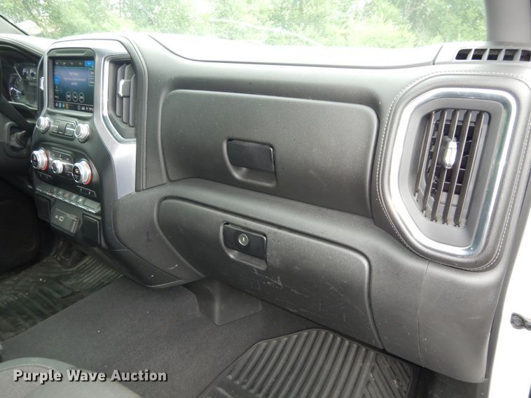 image for item DN1674 2019 GMC Sierra 1500  Crew Cab pickup truck