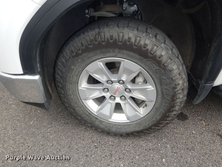 image for item DN1674 2019 GMC Sierra 1500  Crew Cab pickup truck