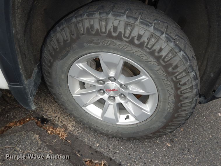 image for item DN1674 2019 GMC Sierra 1500  Crew Cab pickup truck