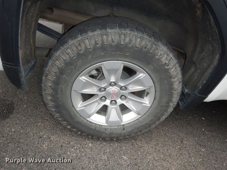 image for item DN1674 2019 GMC Sierra 1500  Crew Cab pickup truck