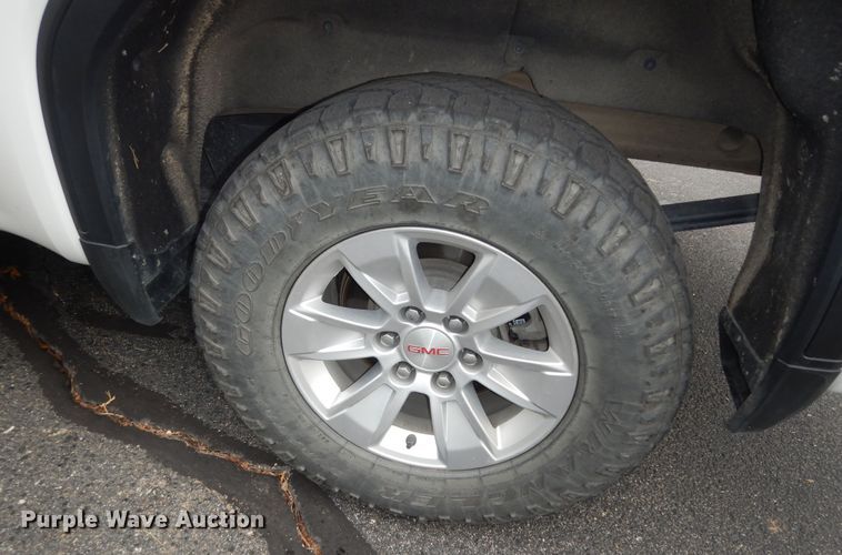 image for item DN1674 2019 GMC Sierra 1500  Crew Cab pickup truck