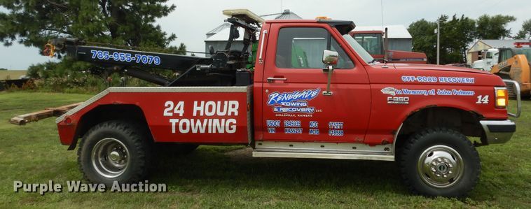 image for item DN1705 1990 Ford F350 XLT Lariat  tow truck