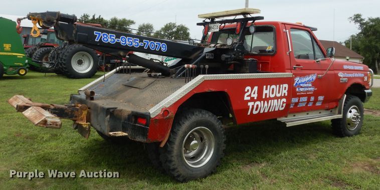 image for item DN1705 1990 Ford F350 XLT Lariat  tow truck