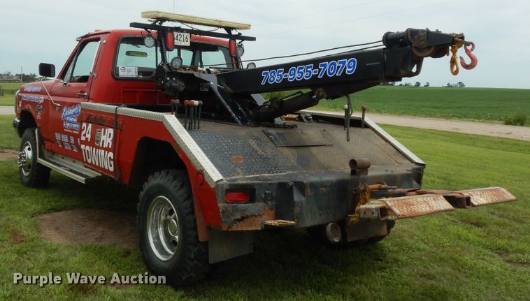 image for item DN1705 1990 Ford F350 XLT Lariat  tow truck