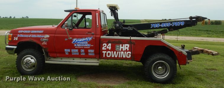 image for item DN1705 1990 Ford F350 XLT Lariat  tow truck