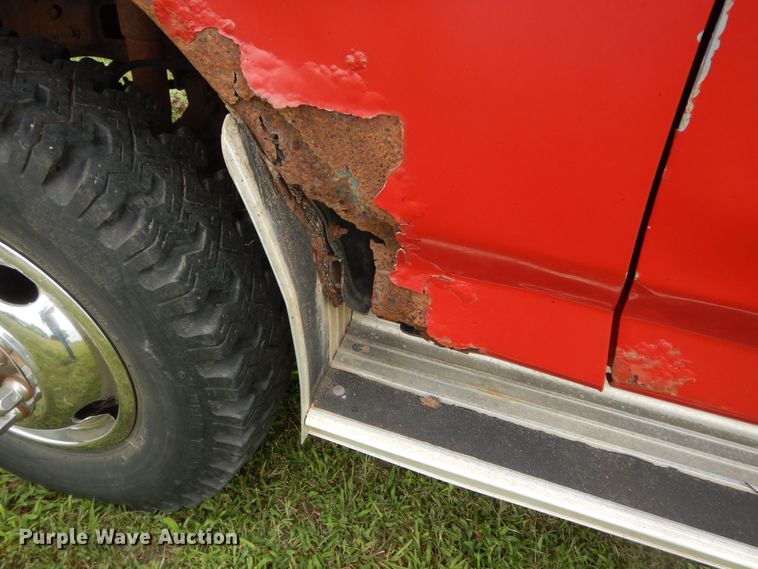 image for item DN1705 1990 Ford F350 XLT Lariat  tow truck